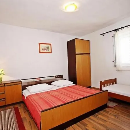 Apartment With Parking Space Supetar, Brac - 22504 *